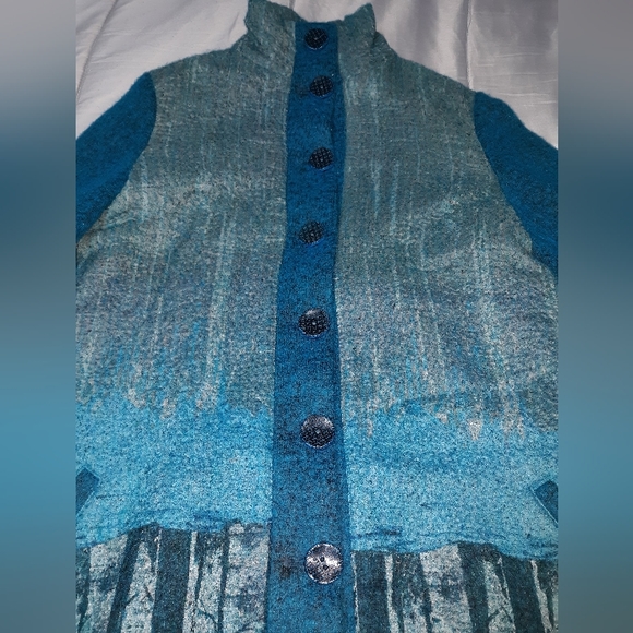 #12.Save the Queen Women's Coat. Size: Small. Aqua and Blue color. Made in Italy - Picture 4 of 16